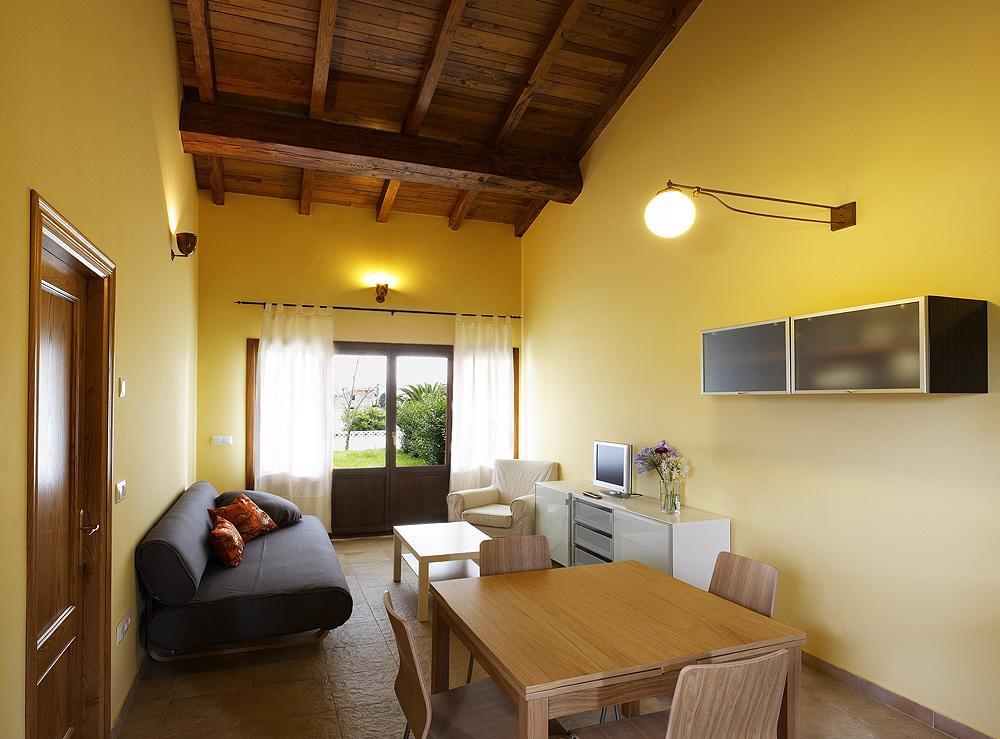 Apartamentos El Guindal Tapia De Casariego Exterior photo